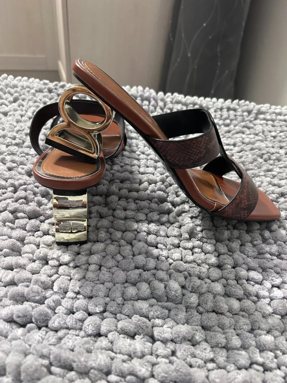 Women's Brown Snakeskin Print Sandals with Gold Heel Size 8 1/2 NWOB - Picture 5 of 7